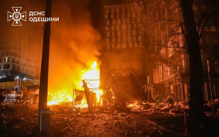 (Ảnh: Ukrainian Emergency Service/AP)