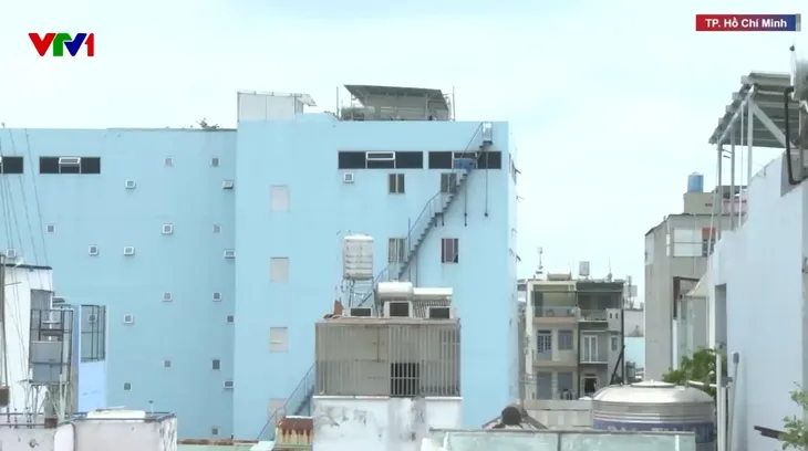 Phòng cháy ở khu nhà trọ, khu dân cư: Cần bố trí lối thoát hiểm thứ 2- Ảnh 1. Phòng cháy ở khu nhà trọ, khu dân cư: Cần bố trí lối thoát hiểm thứ 2- Ảnh 1.