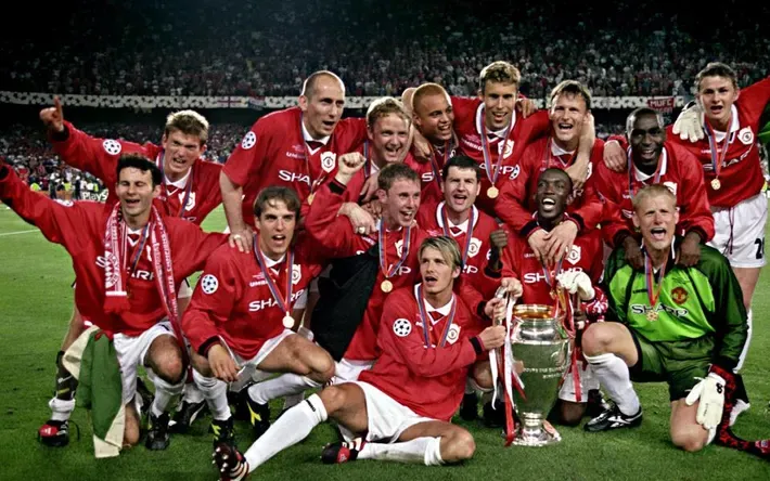 Đội bóng vĩ đại nhất mọi thời đại gọi tên Man Utd