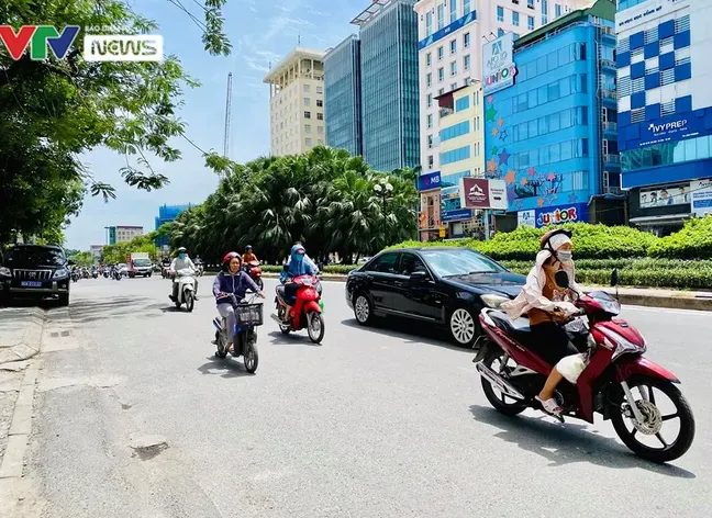Thời tiết ngày 16/7: Nhiều khu vực ngày nắng nóng, chiều tối mưa dông - Ảnh 1.