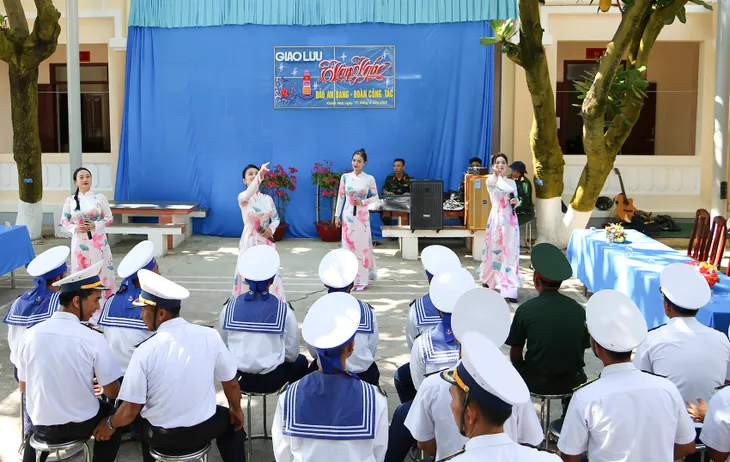 Quân và dân Trường Sa hướng trọn niềm tin về Đại hội Đại biểu Đảng bộ Quân chủng Hải quân lần thứ XIV  - Ảnh 5.