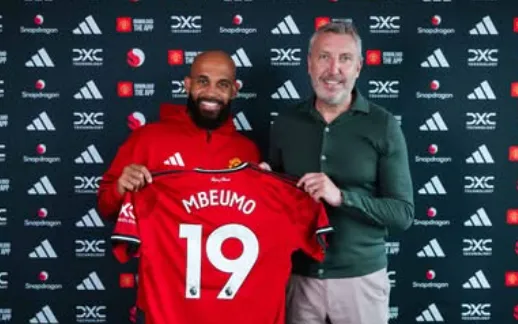 Manchester United tiếp tục tìm kiếm thêm tiền đạo

