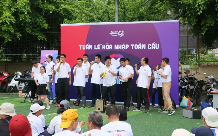 Hơn 100 người cùng Special Olympics Việt Nam hưởng ứng Tuần lễ Hòa nhập Toàn cầu