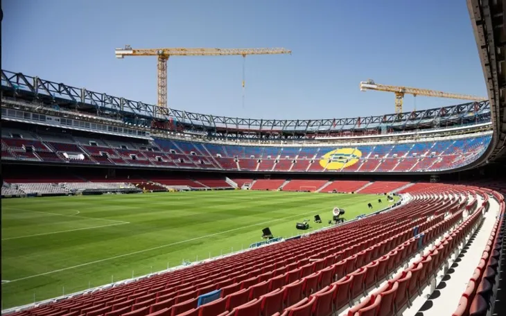 Barcelona liên tục lùi ngày trở lại "thánh địa" Camp Nou