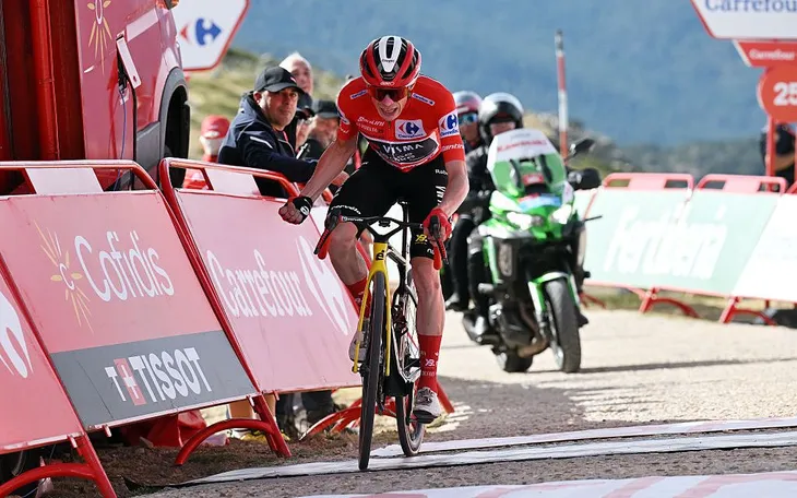 Jonas Vingegaard về nhất chặng 20 La Vuelta