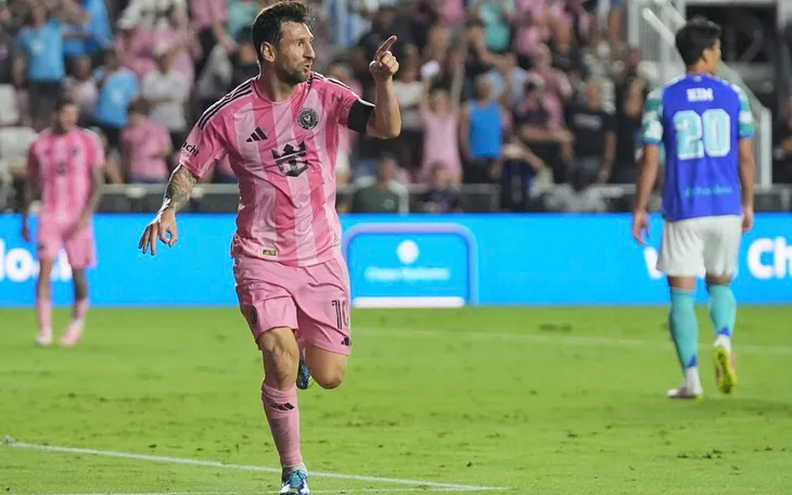 Leo Messi thiết lập cột mốc mới

