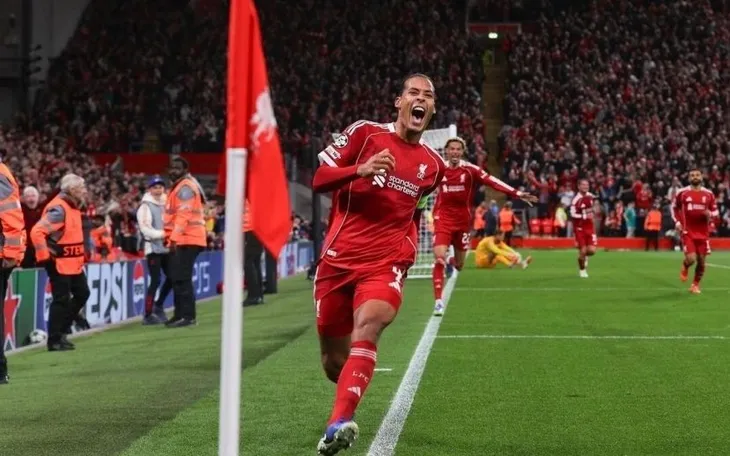 Liverpool thắng kịch tính trận ra quân tại Champions League