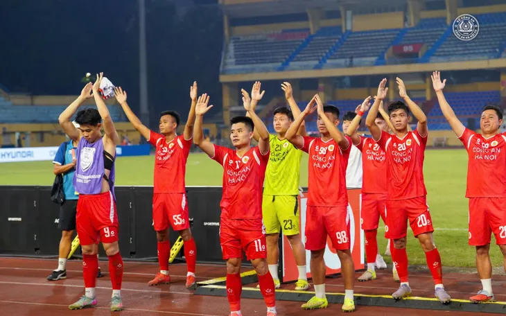 Cao Pendant Quang Vinh lập công, Công an Hà Nội thắng nhọc Dynamic Herb Cebu phút 89