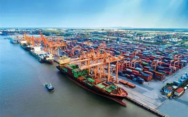 Trung Quốc áp “phí cảng đặc biệt” với tàu Mỹ từ ngày 14/10 Trung Quốc áp “phí cảng đặc biệt” với tàu Mỹ từ ngày 14/10