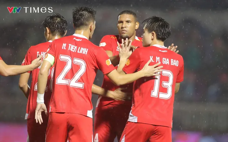 Ninh Bình đánh rơi chiến thắng, Công an TP Hồ Chí Minh thua ngược