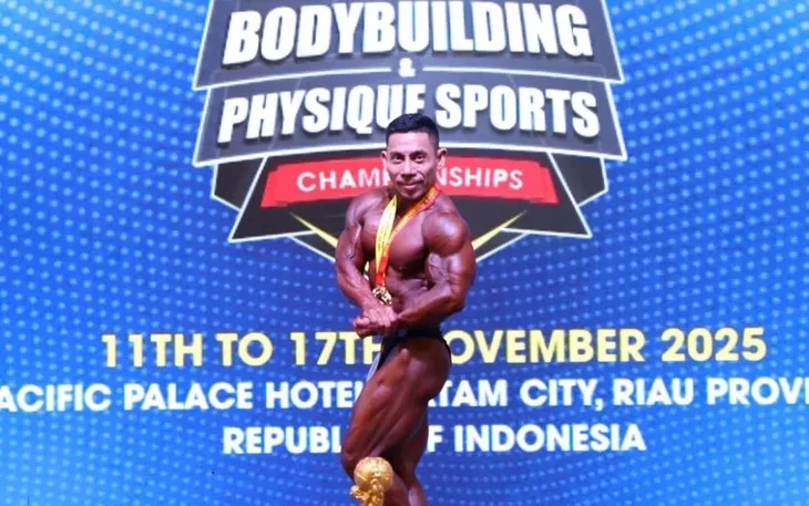 Lực sĩ Phạm Văn Mách lần thứ 7 vô địch thể hình thế giới ở tuổi 49