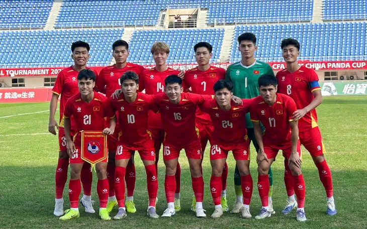 HLV Đinh Hồng Vinh: “Tôi hài lòng với nỗ lực và thái độ của các cầu thủ”