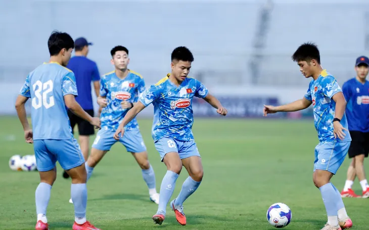 Các cầu thủ U22 Việt Nam tích cực rèn luyện để cạnh tranh suất dự SEA Games 33