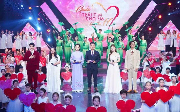 Gala 17 năm Trái tim cho em: Gần 7.600 trái tim hồi sinh - Phép màu từ những vòng tay nhân ái