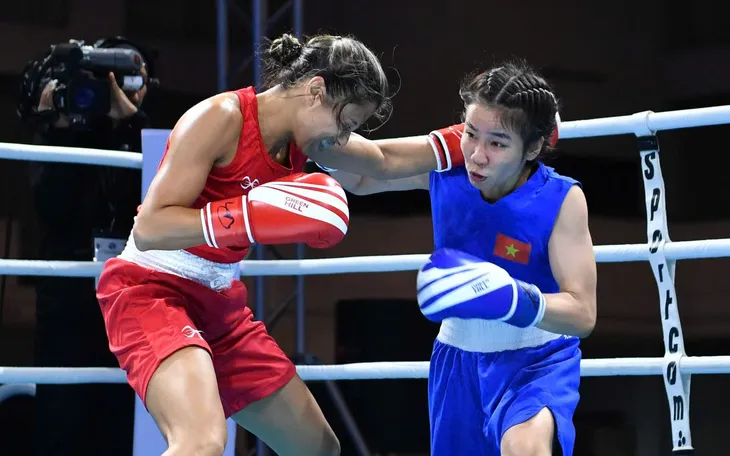 Áp lực "lần đầu" đè nặng lên nữ võ sĩ Boxing Việt Nam