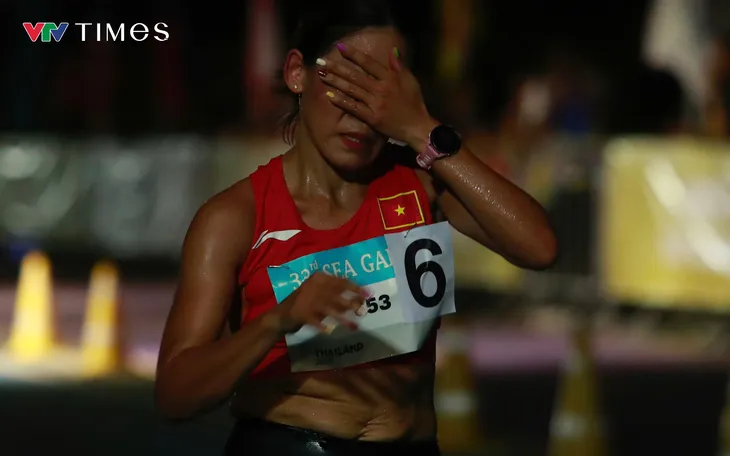 Gục ngã ở SEA Games 33,"Nữ hoàng đi bộ" gửi lời xin lỗi và hẹn ngày trở lại