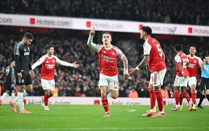 Arsenal "vùi dập" chuỗi thăng hoa của Aston Villa