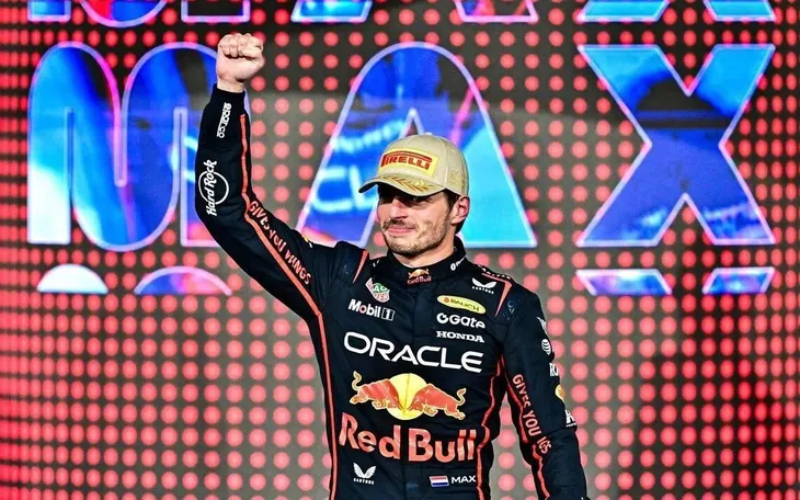 Max Verstappen được bầu chọn là tay đua xuất sắc nhất năm 2025