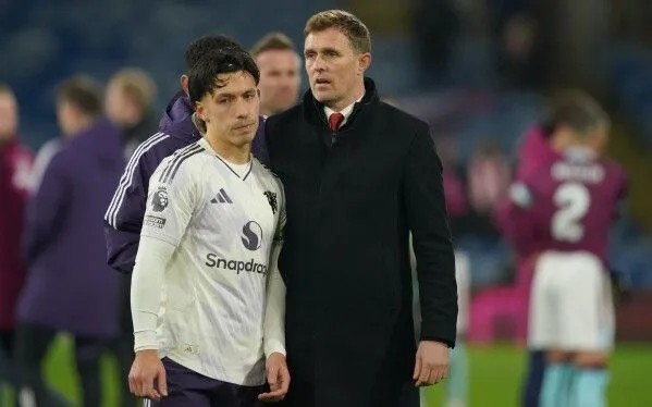 Man Utd chia điểm với đội bóng áp chót BXH Ngoại hạng Anh