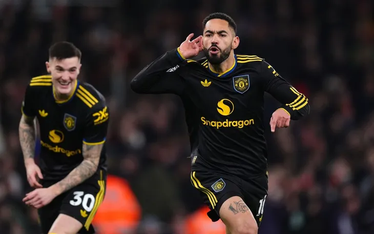 Thắng kịch tính Arsenal, Man Utd ngạo nghễ vào top 4 Ngoại hạng Anh