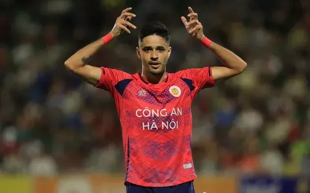 Công an Hà Nội mất tiền đạo chủ lực trong trận gặp Thanh Hoá