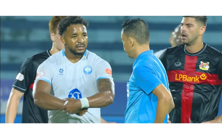 Xuân Son "khai hoả", Nam Định ngược dòng hạ Ninh Bình 3-2