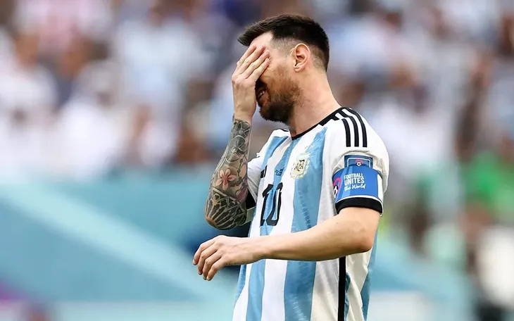 Messi gặp rắc rối pháp lý trước thềm World Cup