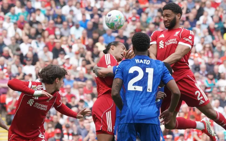 Enzo lập siêu phẩm, Liverpool bị Chelsea cầm chân trong cuộc đua top 4