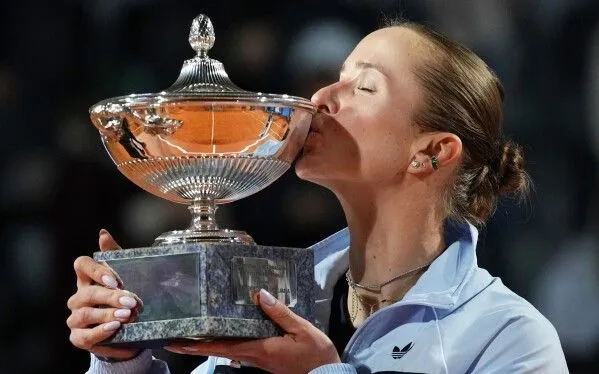 Elina Svitolina vô địch đơn nữ giải Italia mở rộng