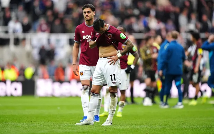 Newcastle thắng áp đảo, West Ham chạm “cửa tử” xuống hạng