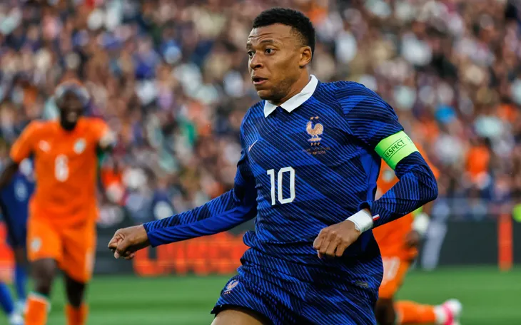 Mbappé đã khoan thủng "lớp bê tông" của đại diện Châu Phi như nào?