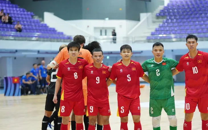 ĐT futsal Việt Nam có chiến thắng đầu tay tại giải giao hữu tại Thái Lan