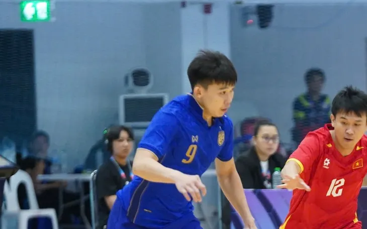 Futsal Việt Nam ngược dòng ngoạn mục, cầm hòa chủ nhà Thái Lan 3-3 khi bị dẫn ba bàn