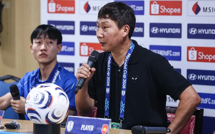 HLV Kim Sang Sik tính sẵn phương án đấu Thái Lan