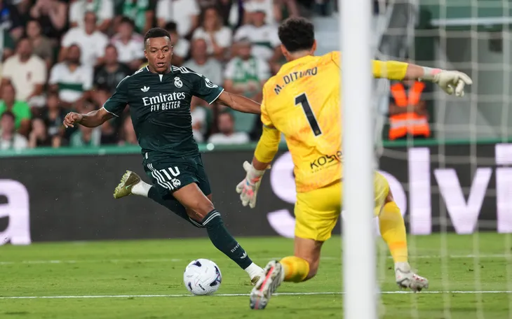 Real Madrid có chiến thắng kịch tính trên sân của Elche