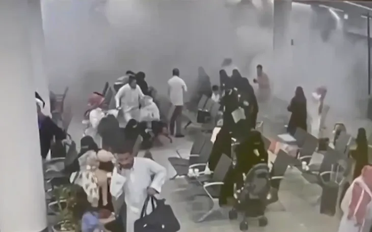 Houthi tiếp tục cảnh báo du khách tránh sân bay Saudi Arabia