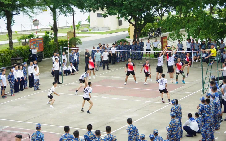 Sôi nổi giải thể thao chào mừng ngày truyền thống Vùng 3 Hải quân