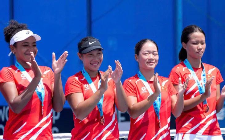 Quần vợt nữ Việt Nam lần đầu thăng hạng Billie Jean King Cup Nhóm II