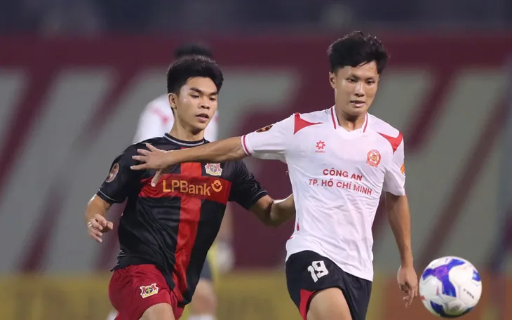 V.League 2026/27: Ninh Bình thất thủ trước Công an TP Hồ Chí Minh, SLNA giữ vững ngôi đầu