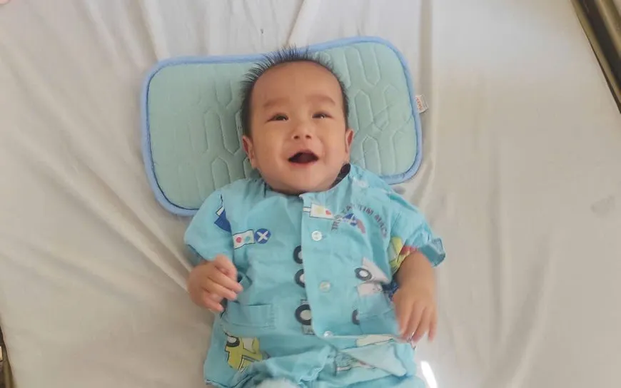 Trao cơ hội sống khỏe mạnh cho bé trai mắc bệnh tim ở Hưng Yên