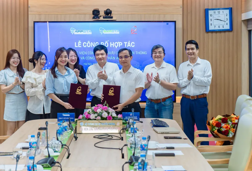 Hợp tác giải bài toán nhân lực ngành game