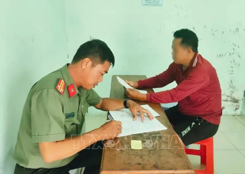 Đưa người xuất cảnh trái phép với tiền công 1,3 triệu đồng/người