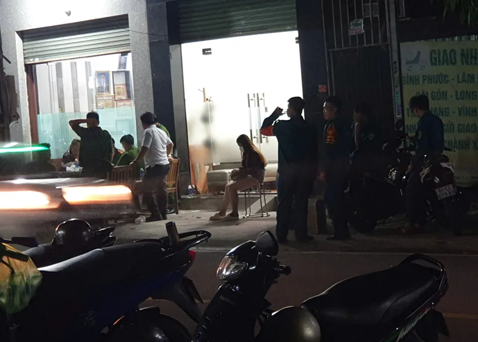 Nam thanh niên sát hại bạn gái rồi ôm bình gas cố thủ trong phòng trọ