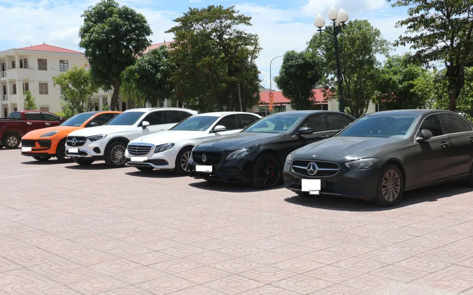 Đánh sập ổ nhóm đánh bạc hơn 250 tỷ đồng, thu giữ nhiều siêu xe