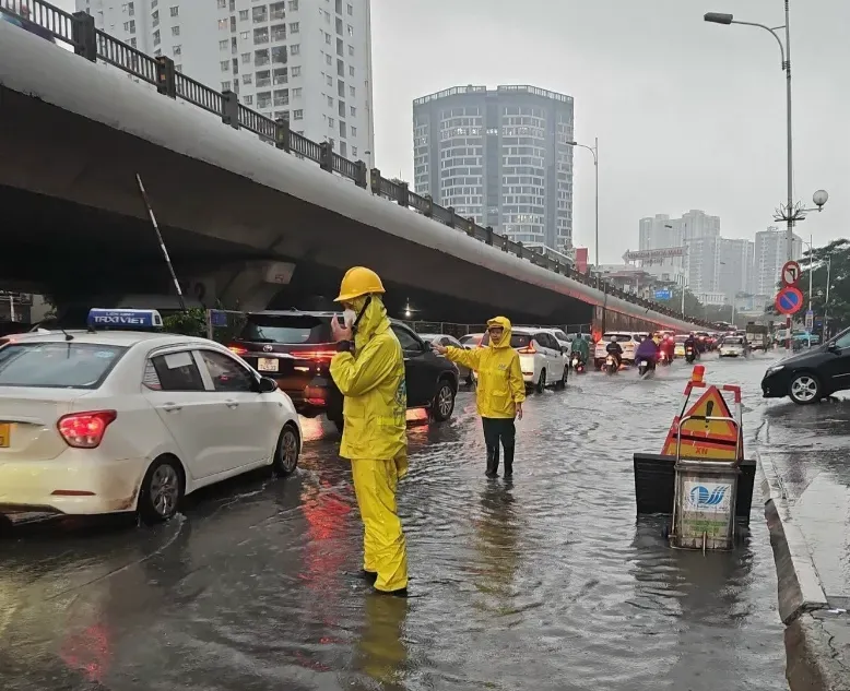 Bị xử phạt vì đăng tin sai sự thật về công tác phòng, chống lũ lụt của Hà Nội
