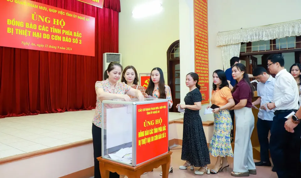 Nghệ An ủng hộ đồng bào bị thiệt hại do cơn bão số 3