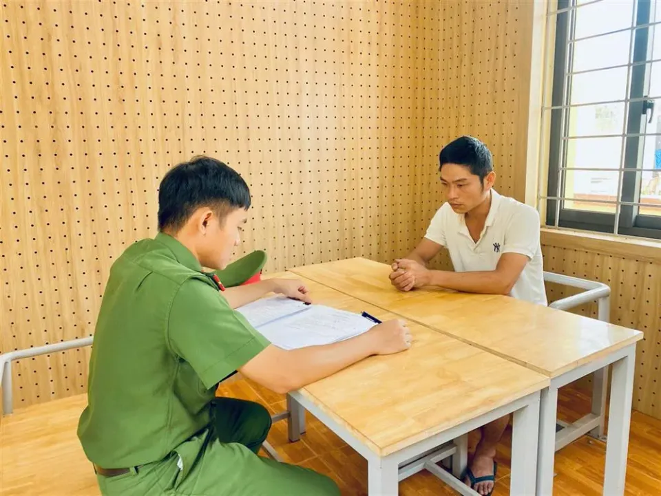 Tạm giữ tài xế vụ lật xe khách khiến 4 người tử vong