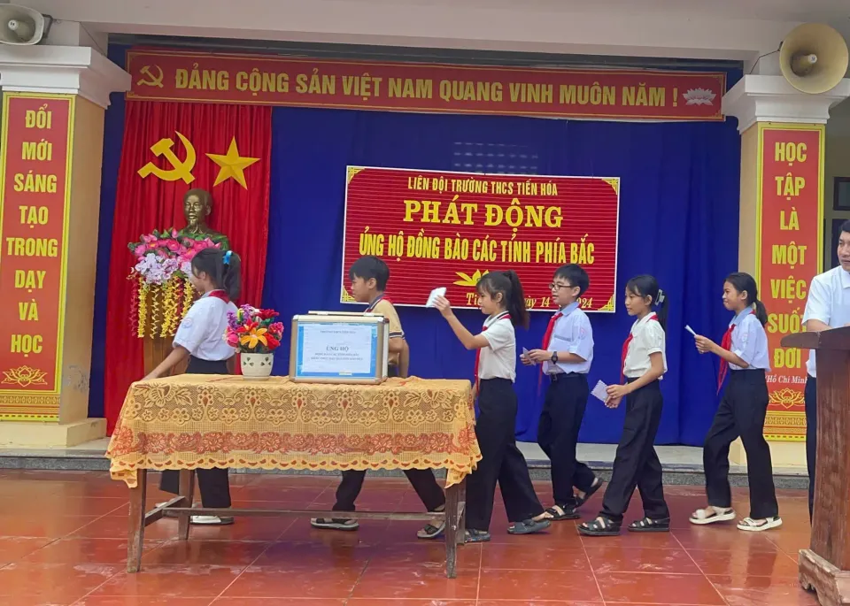 Nhân dân Quảng Bình đồng lòng chung sức hướng về đồng bào bị bão lũ