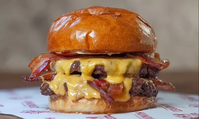 Quốc gia châu Âu có burger ngon nhất thế giới