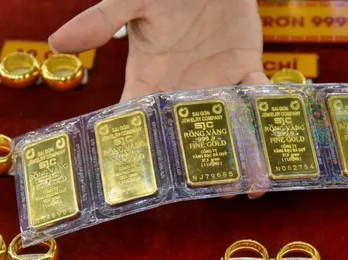 Giá vàng miếng lên mốc 82 triệu đồng/lượng